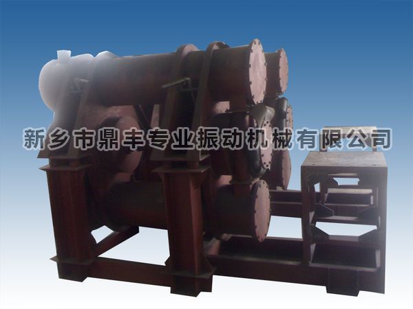 Double tube vertical vibration mill